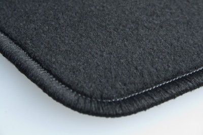 Dywaniki igiełkowe dla Mercedes Viano komplet przednich dywaników + dywanik pomiędzy siedzeniami 2010-2020